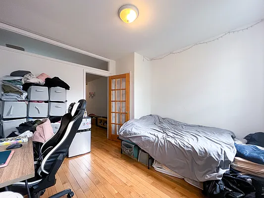 Rented by Compass | media 23