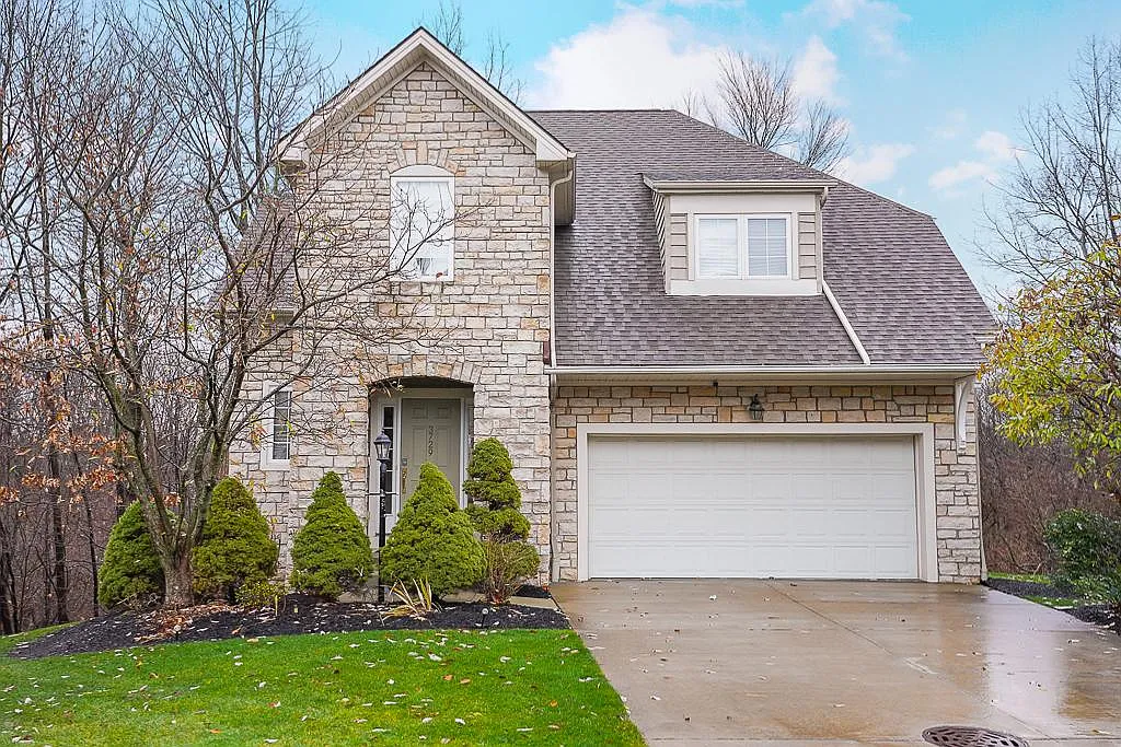 3729 Edgehill Dr — Photo 1