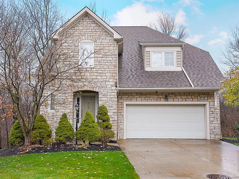 3729 Edgehill Dr — Photo 1