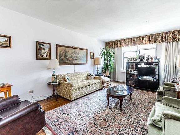 4th image of 3720 87th St APT 3E