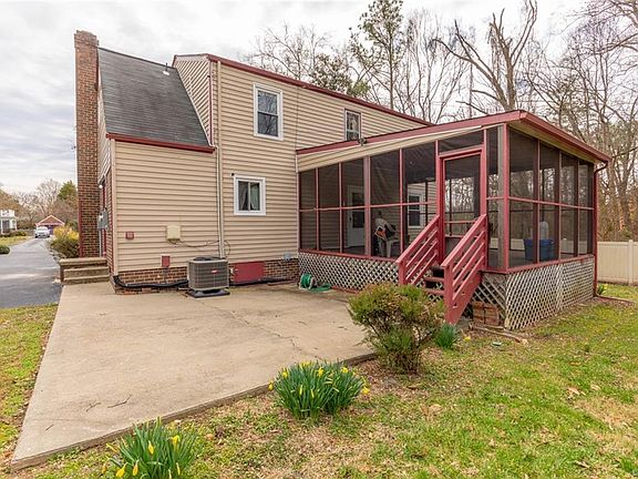2nd image of 5922 Upham Dr