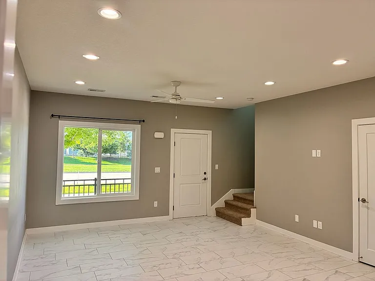 750 SE Westown Pkwy — Photo 36