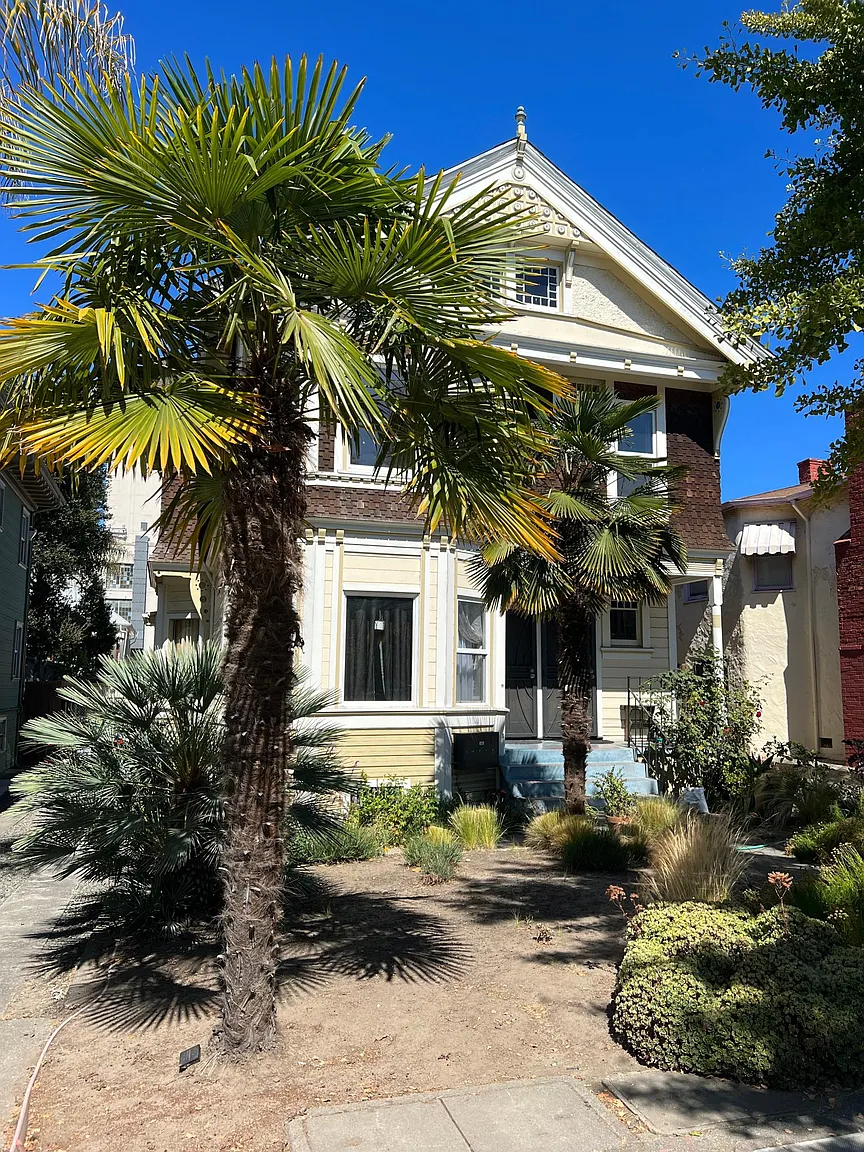 1309 Magnolia St photo 1