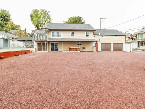 14 S Spruce St, Nazareth, PA 18064