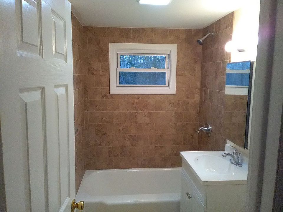 2nd image of 207 N Society Rd