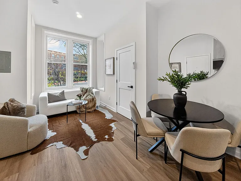 709 Massachusetts Ave NE — Photo 3