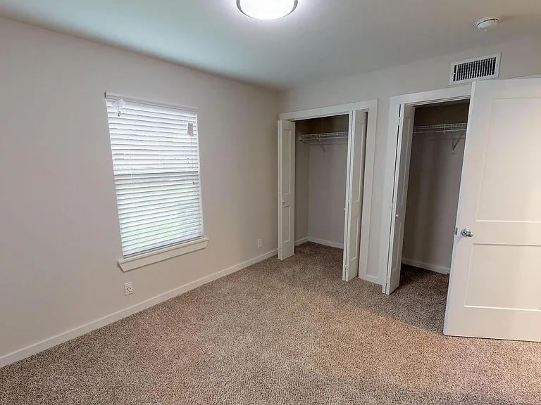 Treemont Apartments — Photo 26