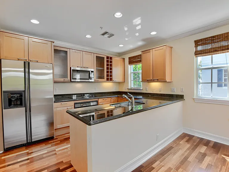 503 N Mallory Cir — Photo 18