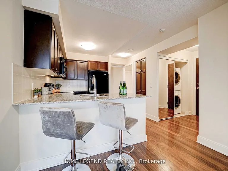 125 Village Green Sq #3210 — Photo 2