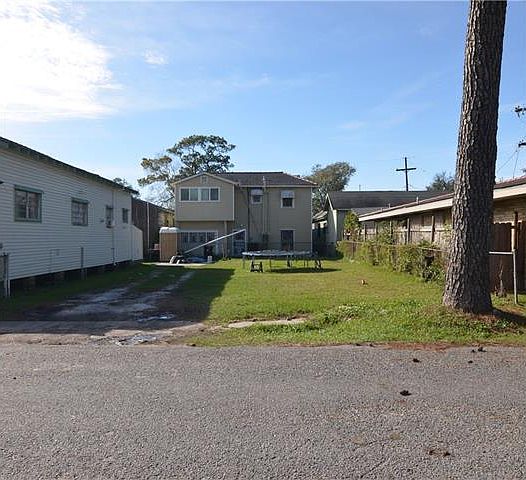 1st image of 4044 Velie St