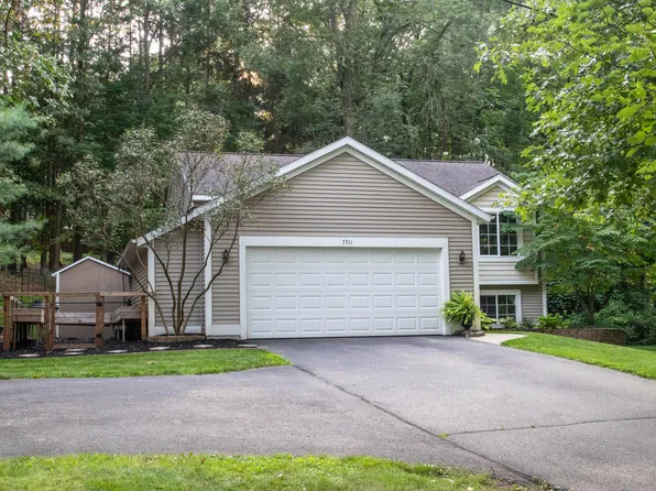 7911 Thornapple River Dr SE, Caledonia, MI 49316