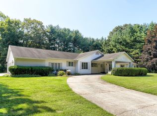 970 Ottawa Beach Rd, Holland, MI 49424