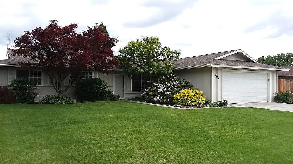 205 S 75th Pl photo 1
