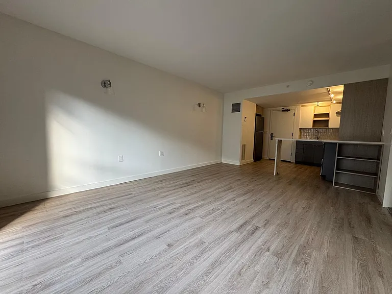 15 Farm Dr #224 — Photo 11