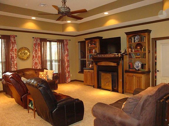2nd image of 9 Coppercreek Cir