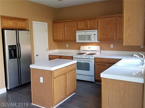 2nd image of 4618 Maxwell Peak Ct