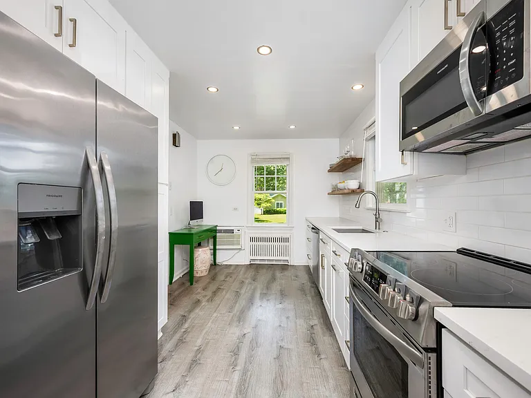 322 Noroton Ave — Photo 11