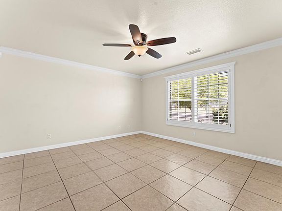 4th image of 1113 Jeter Ave