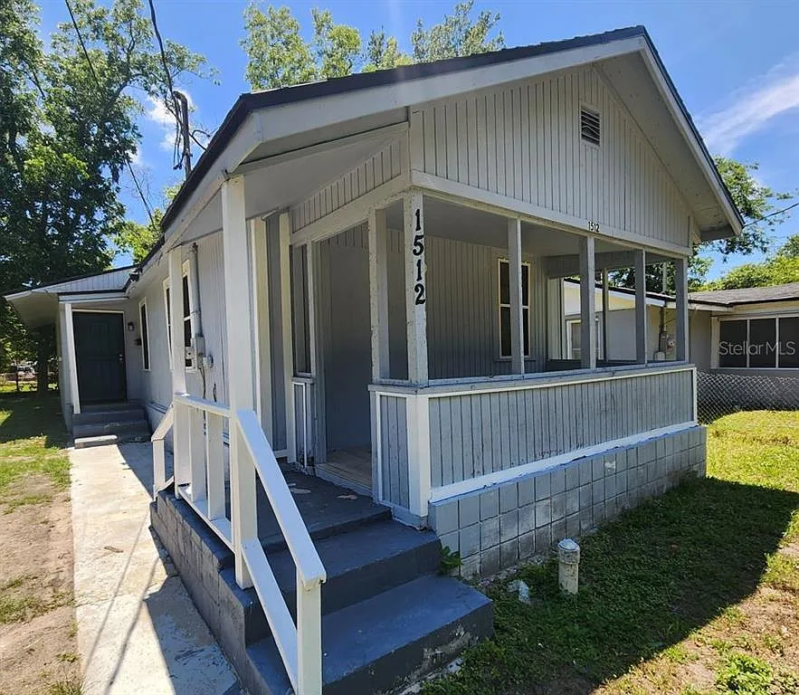 3 bed, 4.0 bath, 976 sqft, $1,199 — Photo 1