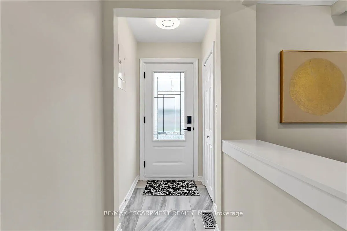 3 bed, $2,650 — Photo 2