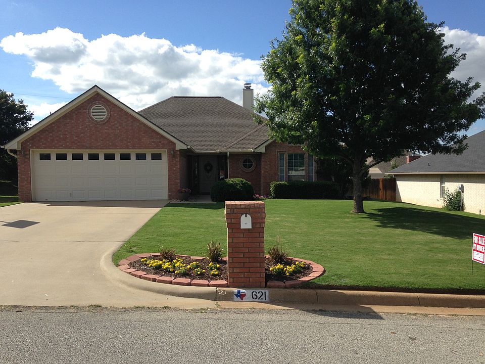 1st image of 621 Maplewood Dr