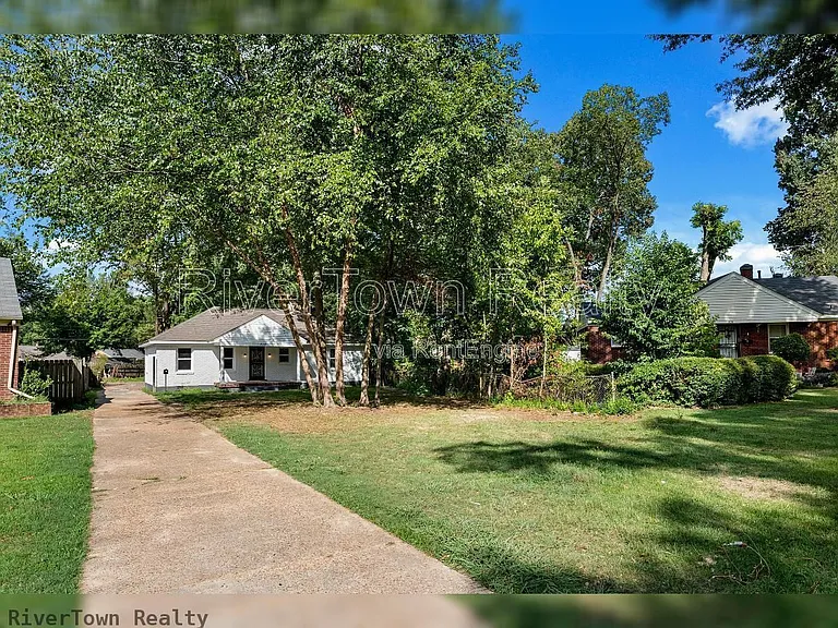 810 Indian Dr — Photo 3