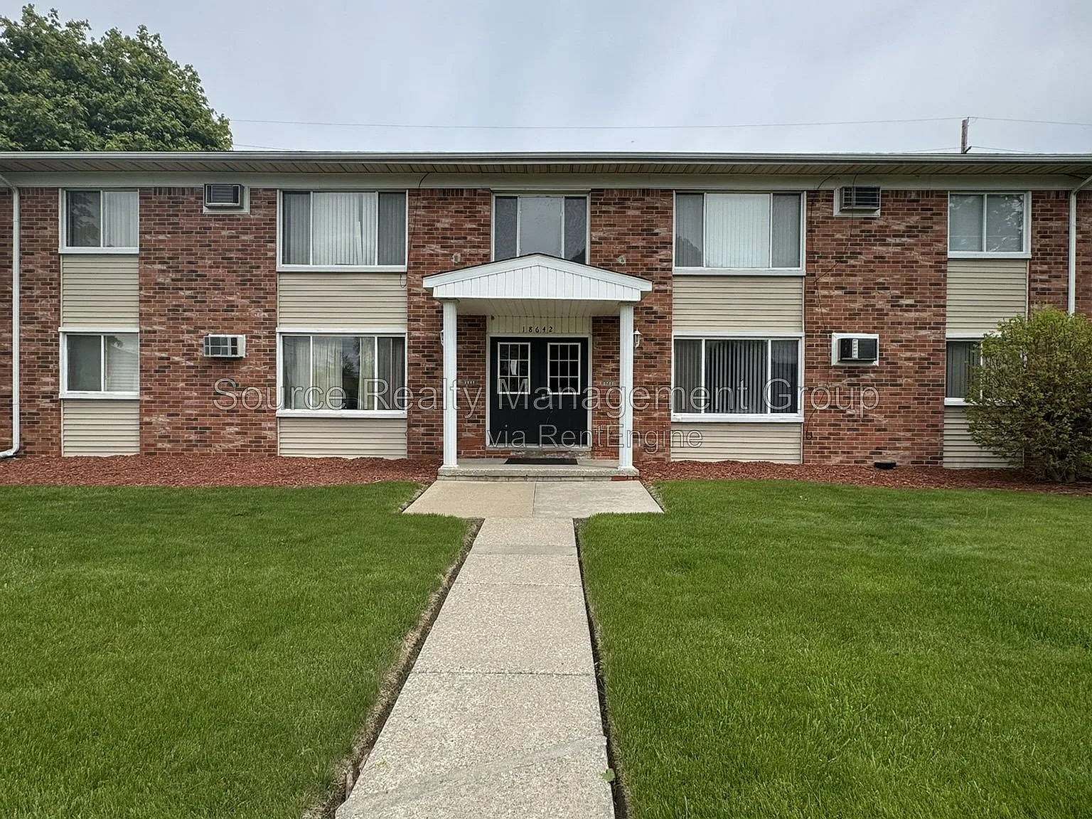 1 bed, 1.0 bath, 800 sqft, $995 — Photo 1