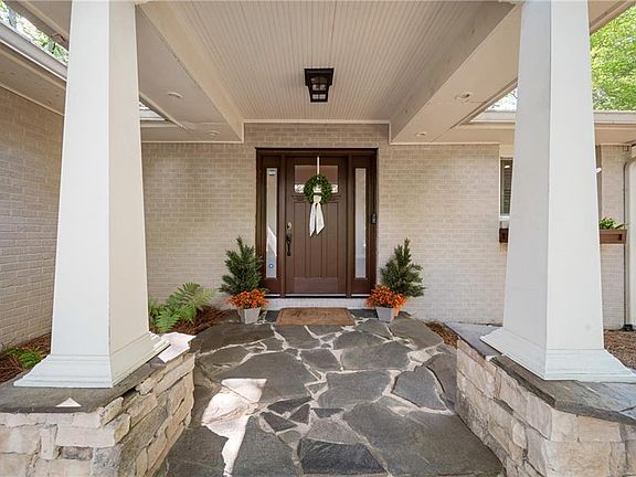 3rd image of 1404 Briarcliff Rd