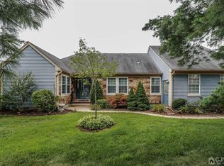 1 Hillsborough Dr, Monroe Township, NJ