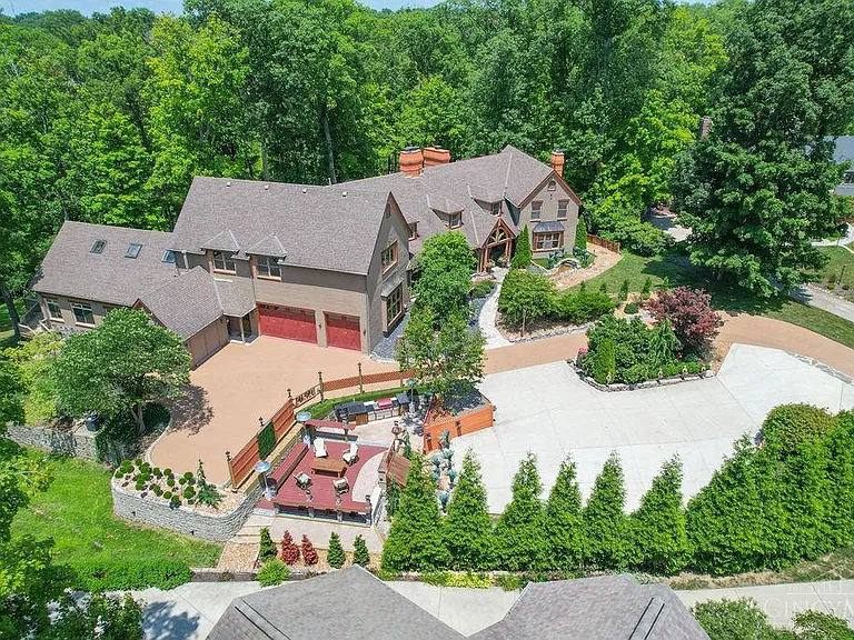 7883 Chestershire Dr — Photo 44
