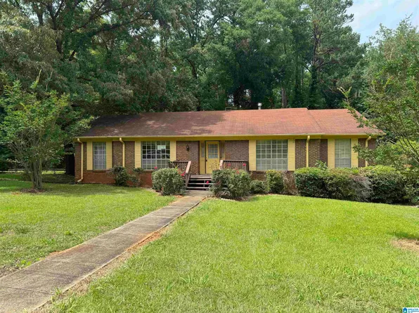 132 Sterling Dr, Bessemer, AL 35023