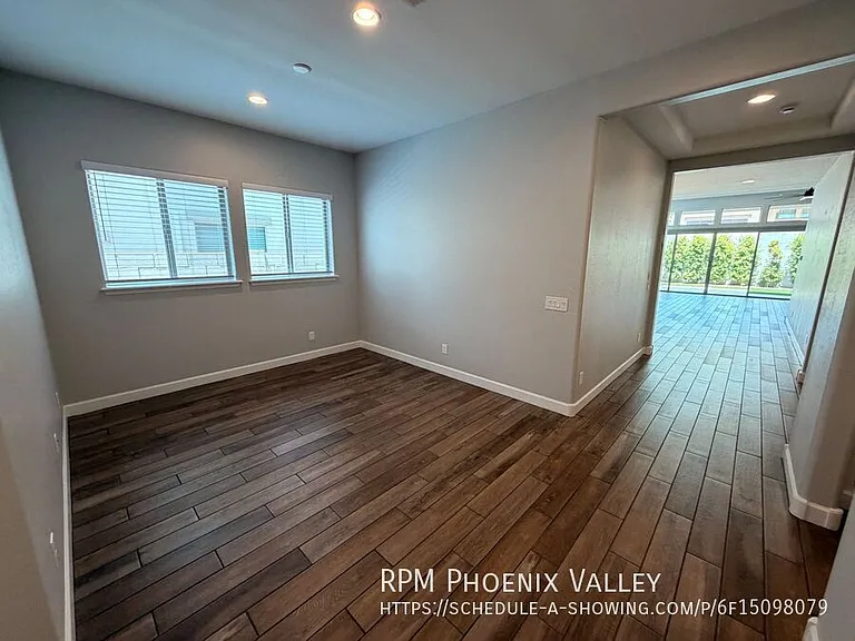 1926 W Holden Dr — Photo 8