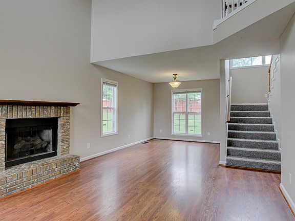 5th image of 1327 Venessa Dr