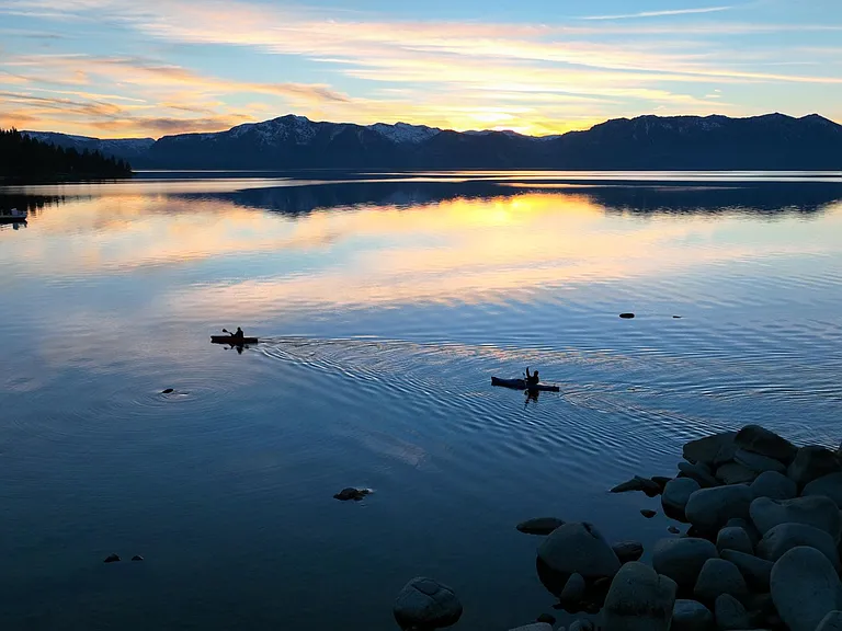 Sunset paddles 5 min away.