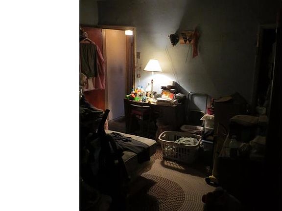5th image of 5028 Glenloch St