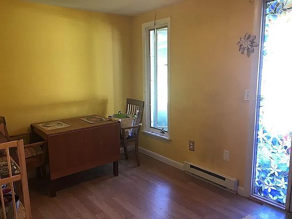 3rd image of 370 Montague Rd APT G