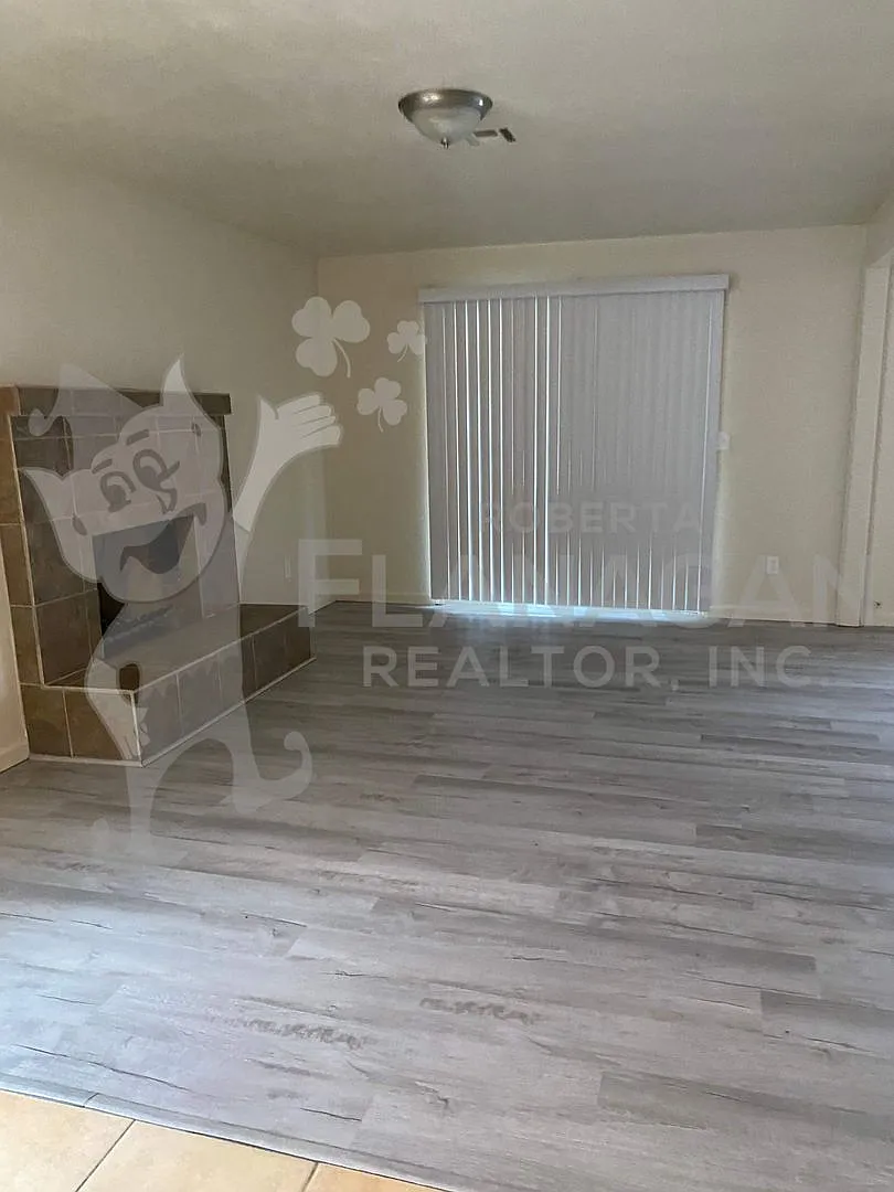 3 bedroom/2 bathroom home — Photo 4