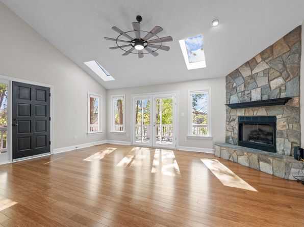 104 Chuckwagon Dr, Louisburg, NC 27549
