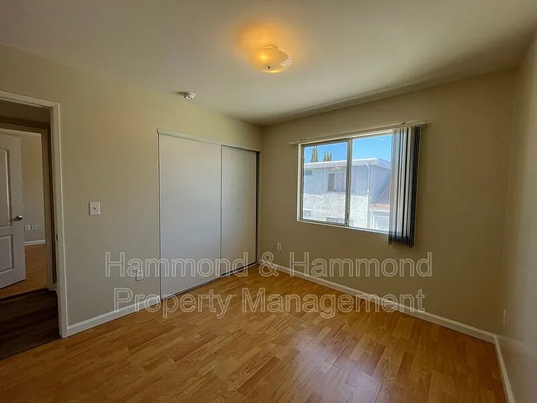 6916 Agnes Ave #4 — Photo 12