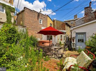 922 Fawn St, Baltimore, MD 21202