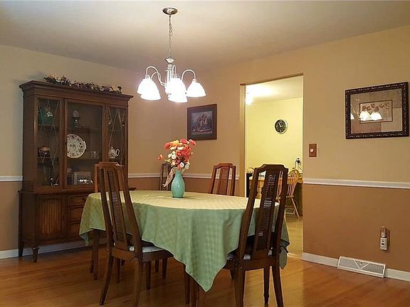 4th image of 68 Brooklane Dr