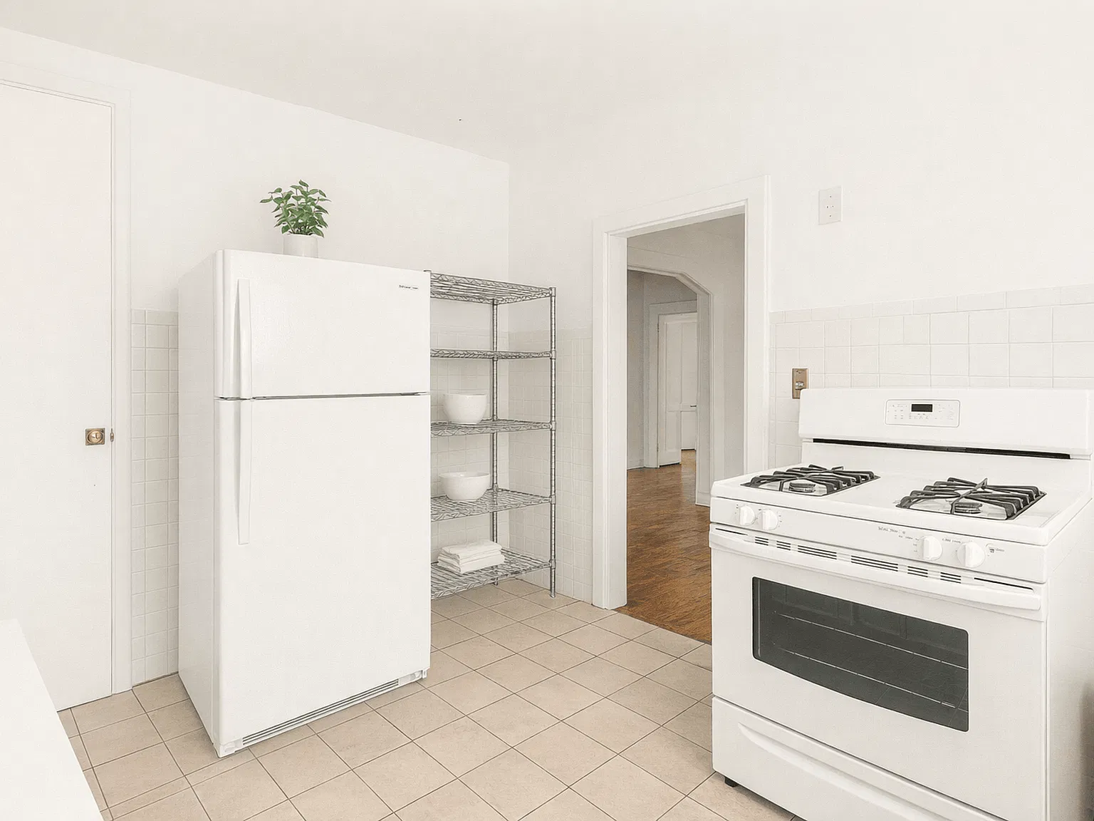 2 & 3 Bedroom Apts. - One Block from UC - Heat & Water Included - No Hidden Fees — Photo 4