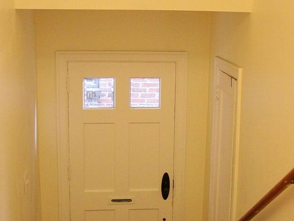 3rd image of 733 10th Ave E #1
