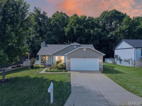 2448 Cobblestone Ct, Imperial, MO 63052