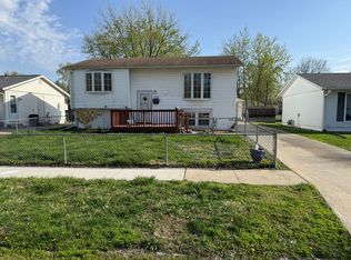 2328 Stokebridge Rd, Springfield, IL 62702