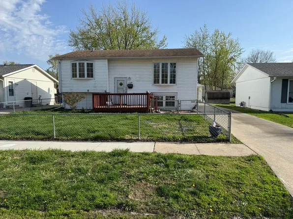 2328 Stokebridge Rd, Springfield, IL 62702