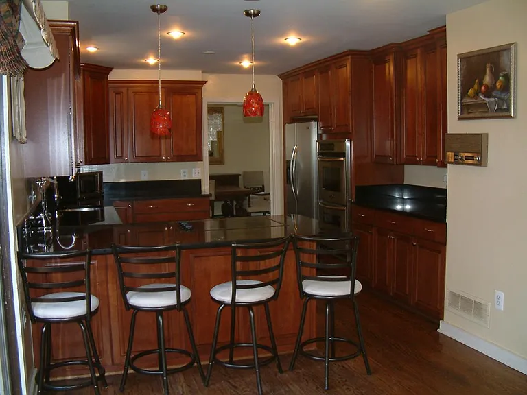 EAT IN KITCHEN