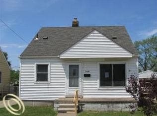 13408 Venness St, Southgate, MI 48195