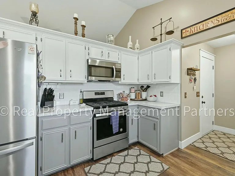 11425 Prairie Ave — Photo 13