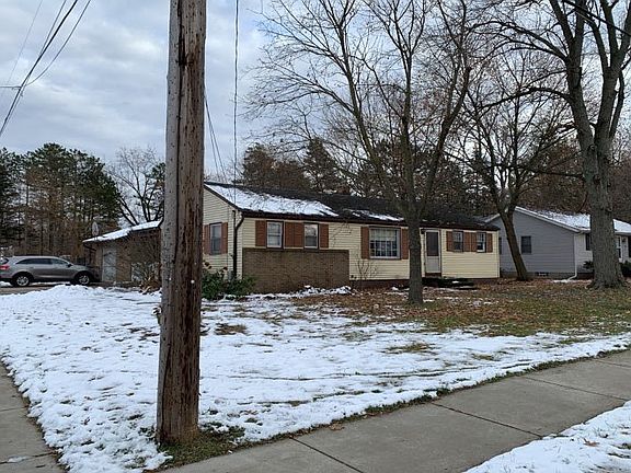 3rd image of 3738 Miramar Ave NE